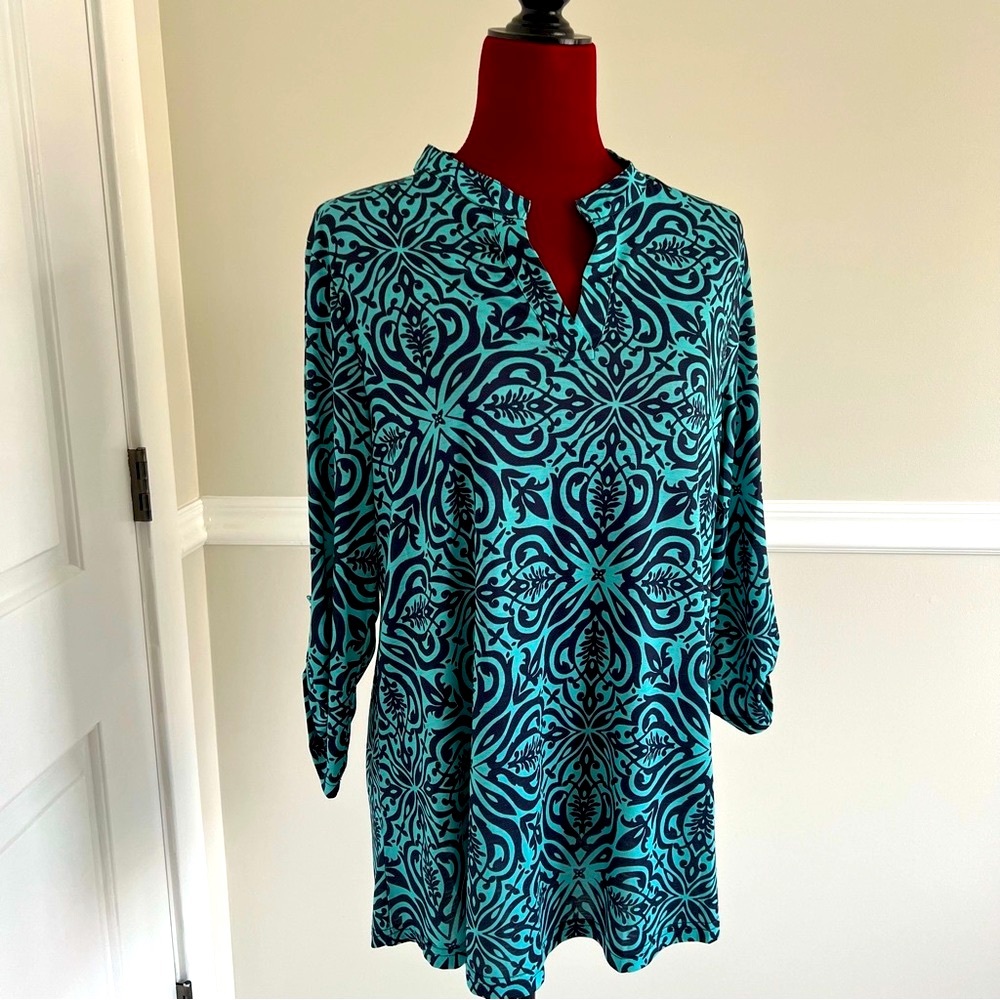Zattcas split neck tunic